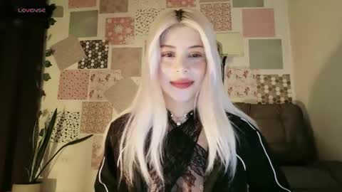independent model not web cam studio online show from August 6, 11:20 am