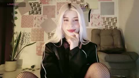 independent model not web cam studio online show from August 6, 1:32 pm
