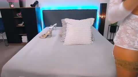 Stacy online show from August 11, 1:02 pm