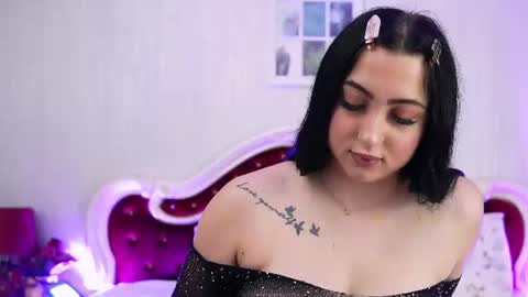 Mia online show from August 11, 10:23 pm