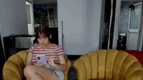 lucy_doll69 online show from August 2, 11:44 pm