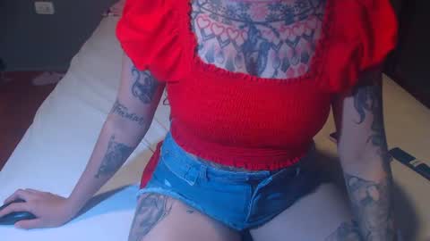 lucy_dreams69 online show from August 6, 1:15 am