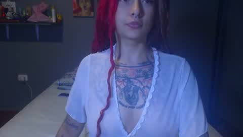 lucy_dreams69 online show from August 12, 1:52 am
