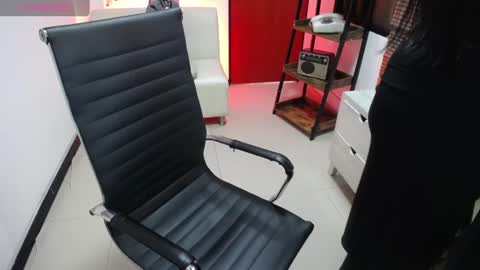 lucy_fer77 online show from August 13, 4:54 pm