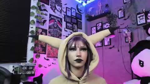 lucyfer online show from July 25, 3:32 am