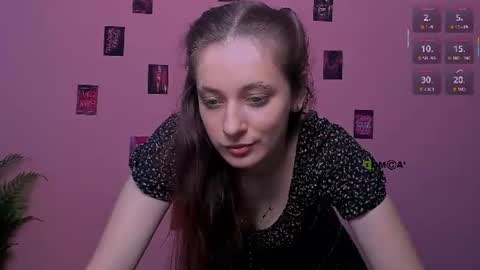 lucy_kitty__ online show from August 17, 9:31 pm