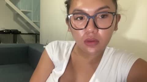 A V A online show from August 2, 4:41 am