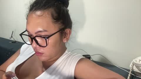 A V A online show from August 2, 7:59 am