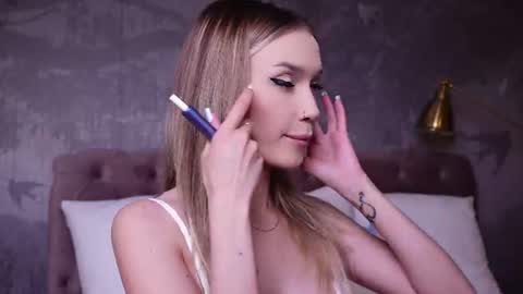 LucyAddison online show from July 23, 11:23 am