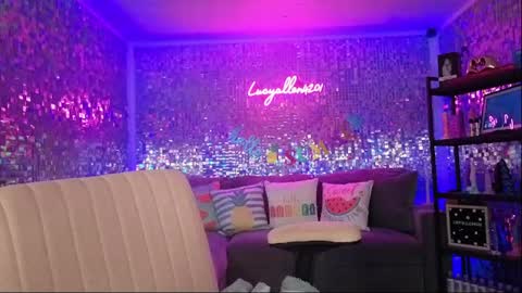 lucyallen4201 online show from August 5, 9:40 am