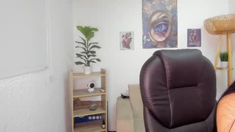 lucybloom 1 online show from August 11, 2:52 pm