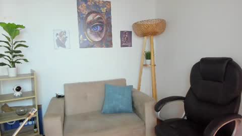 lucybloom 1 online show from August 12, 9:50 pm