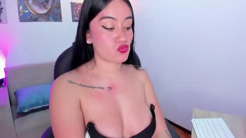 lucybloom 1 online show from August 13, 3:48 pm