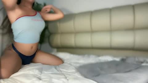 lucyforr online show from July 27, 4:40 am