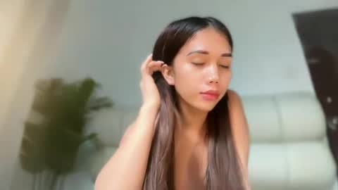 lucyforr online show from August 4, 7:27 am