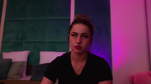 Lucy Lexton online show from July 26, 9:36 am