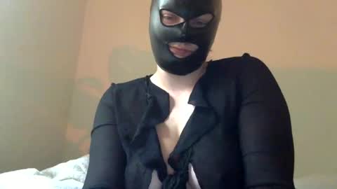 lucylovealot online show from August 6, 11:20 am
