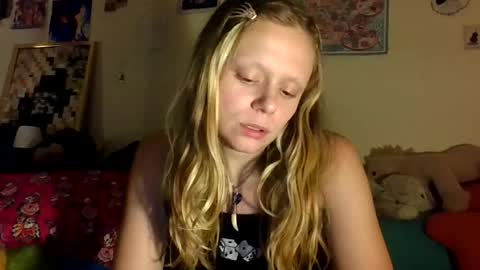 lucylovesflowers online show from August 5, 7:50 am
