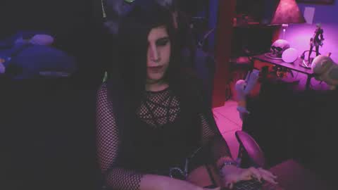 Lucypurr666 online show from May 28, 10:18 am