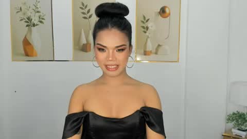 lucyvane online show from August 2, 5:31 pm