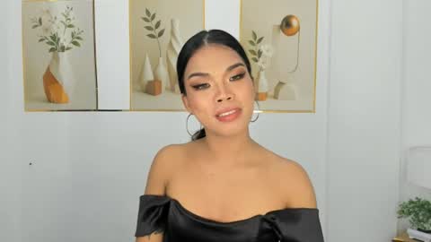 lucyvane online show from August 2, 11:11 pm