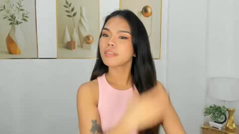 lucyvane online show from August 4, 4:20 am