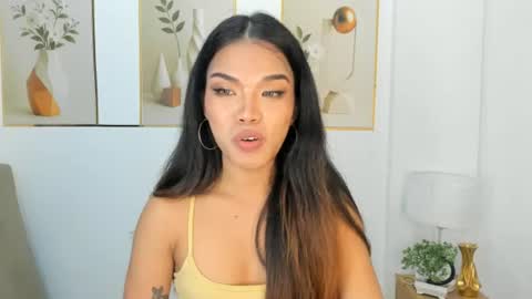 lucyvane online show from August 7, 12:32 am