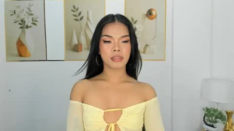 lucyvane online show from August 9, 7:59 pm