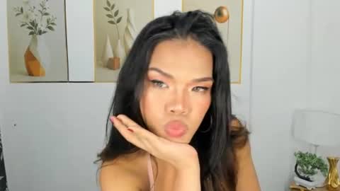 lucyvane online show from August 9, 10:55 pm