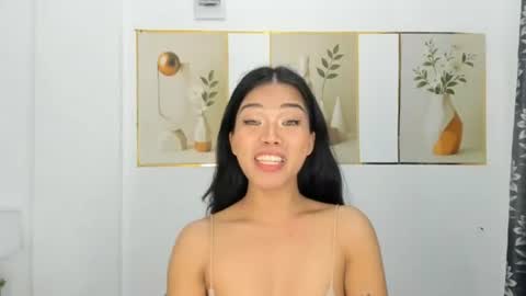 lucyvane online show from August 12, 1:13 pm