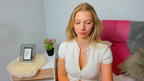 Lucy online show from August 13, 7:28 pm