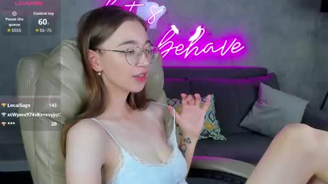 Lucy online show from August 8, 4:23 am