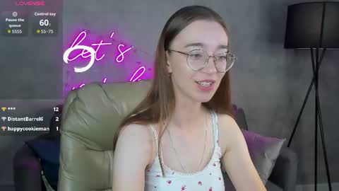 Lucy online show from August 9, 2:01 am