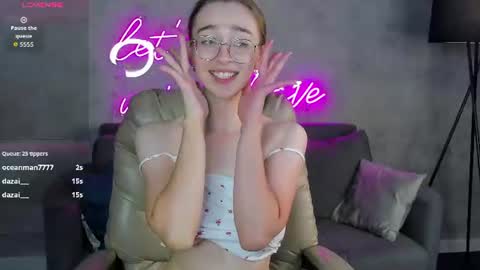 Lucy online show from August 9, 6:25 am