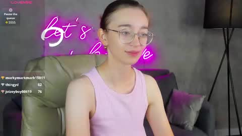 Lucy online show from August 10, 4:03 am