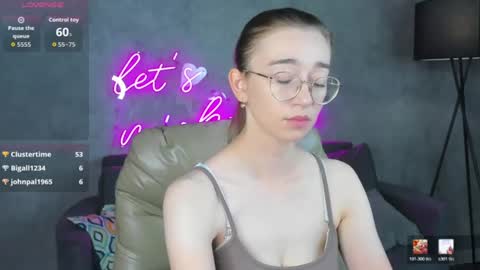Lucy online show from August 13, 3:09 am