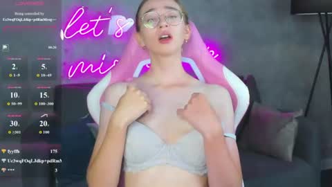 Lucy online show from August 15, 1:20 am