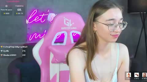 Lucy online show from August 15, 5:44 am
