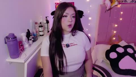 lucy independent model online show from April 18, 1:43 am