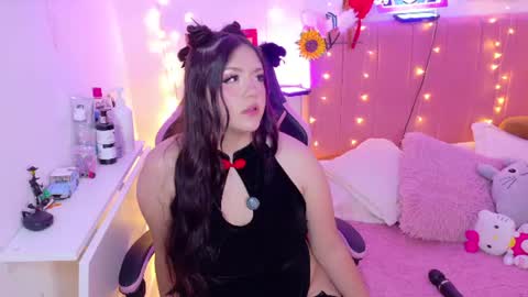 lucy independent model online show from August 2, 5:03 am
