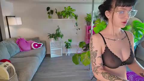 Lucy online show from July 12, 6:03 pm