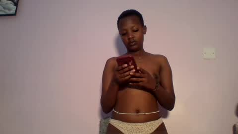 ludes_petite online show from August 13, 6:38 am