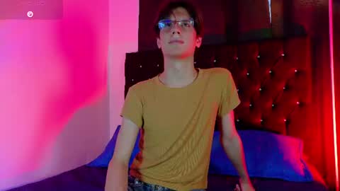Lui online show from June 27, 7:49 pm