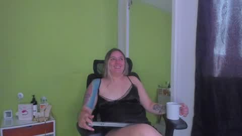 luigi0004 online show from July 26, 12:43 pm