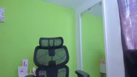 luigi0004 online show from August 11, 5:59 pm