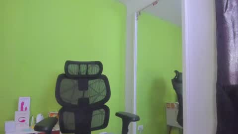 luigi0004 online show from August 13, 12:30 pm