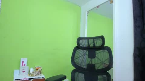 luigi0004 online show from August 15, 12:25 am