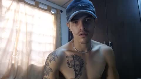 luis_as online show from February 20, 1:52 pm
