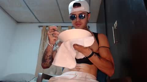 luis_as online show from March 19, 11:41 pm