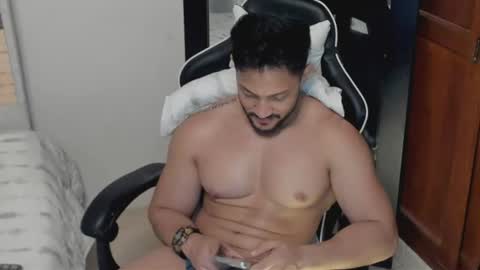 luis_baptista online show from July 19, 4:14 am